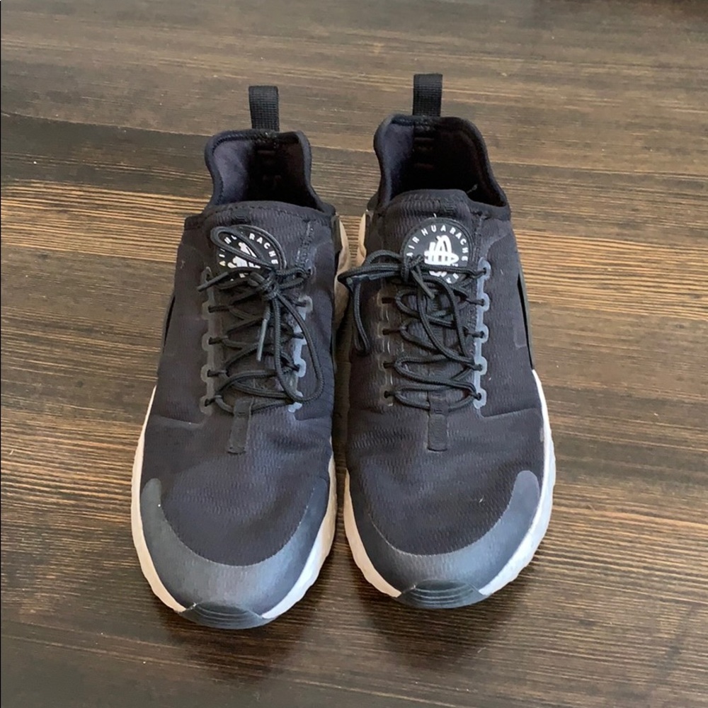 Black Nike Huraches